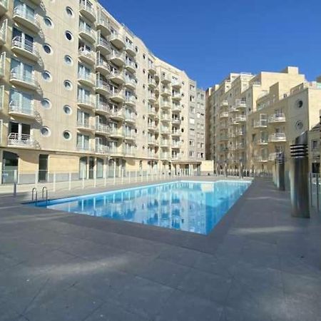 Appartement Met Zeezicht, Zwembad & Garage Oostende Exteriör bild