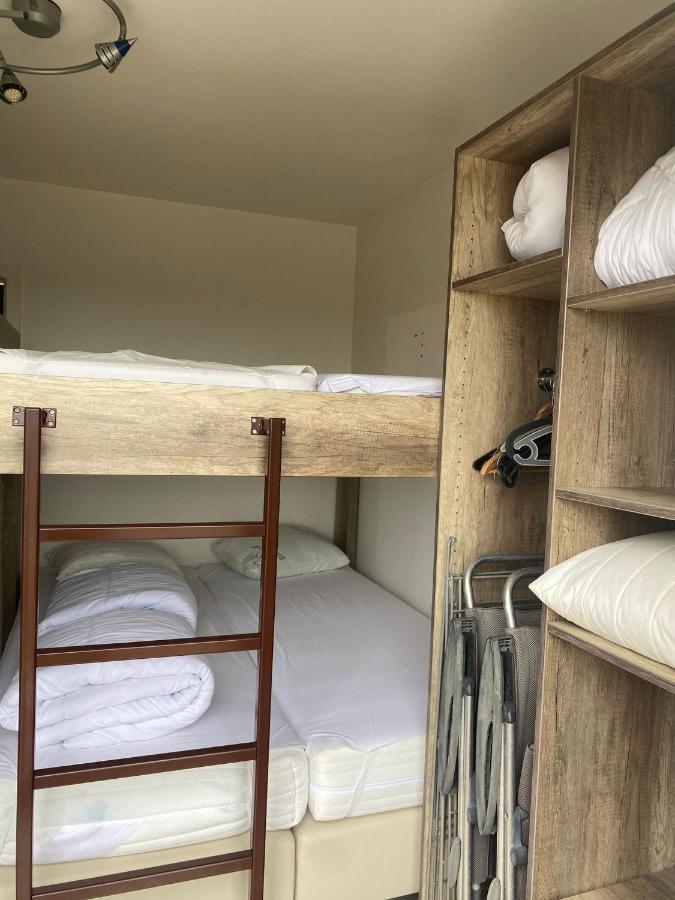 Appartement Met Zeezicht, Zwembad & Garage Oostende Exteriör bild