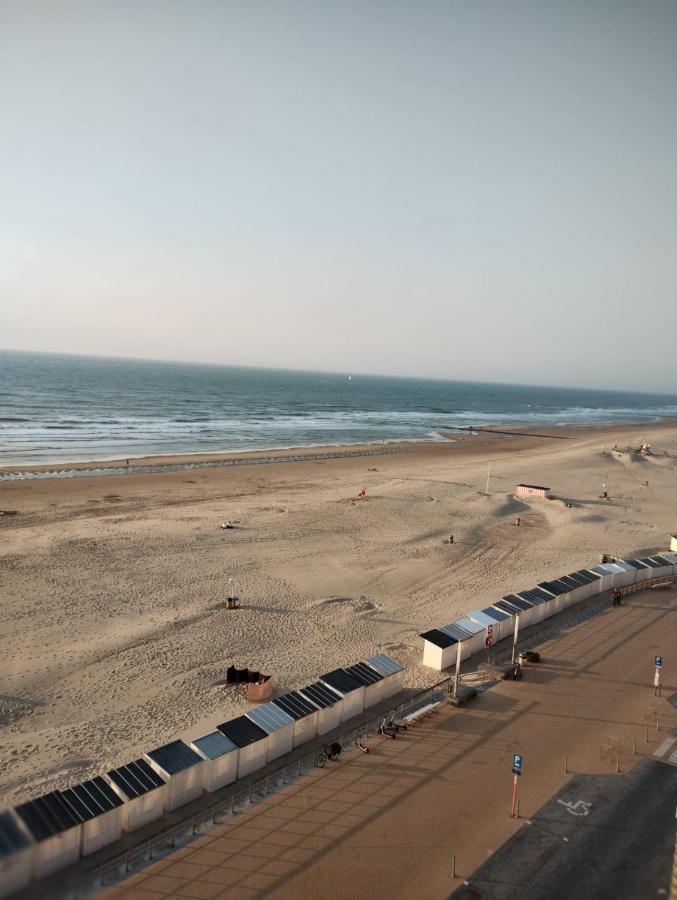 Appartement Met Zeezicht, Zwembad & Garage Oostende Exteriör bild