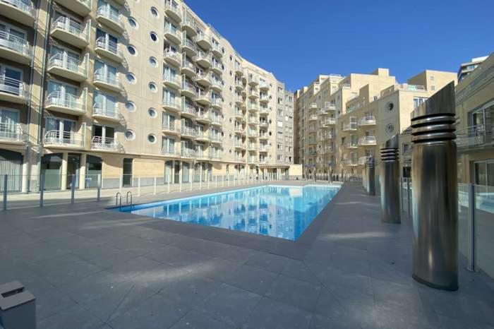 Appartement Met Zeezicht, Zwembad & Garage Oostende Exteriör bild