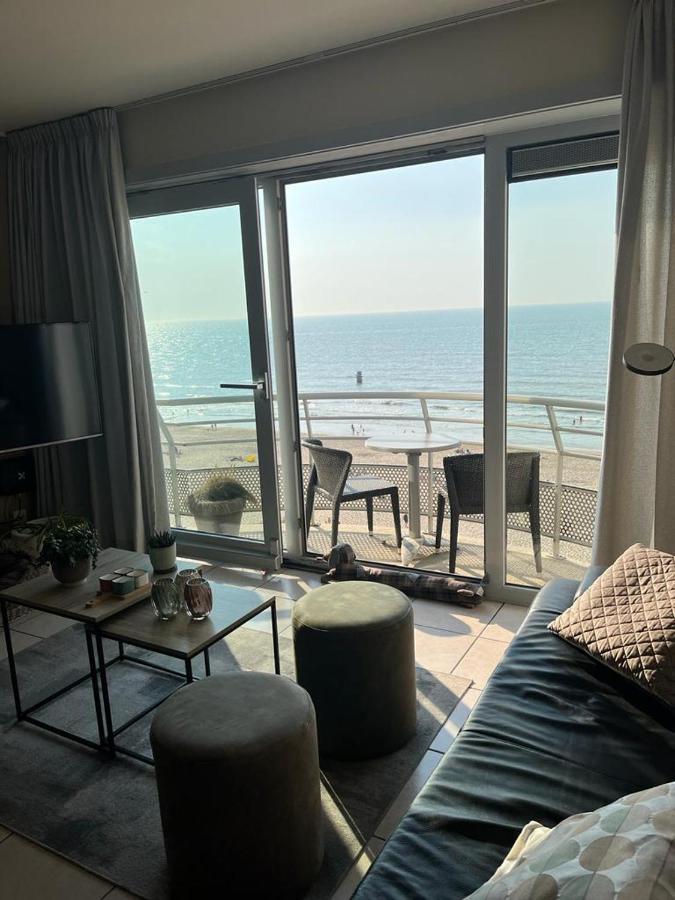 Appartement Met Zeezicht, Zwembad & Garage Oostende Exteriör bild