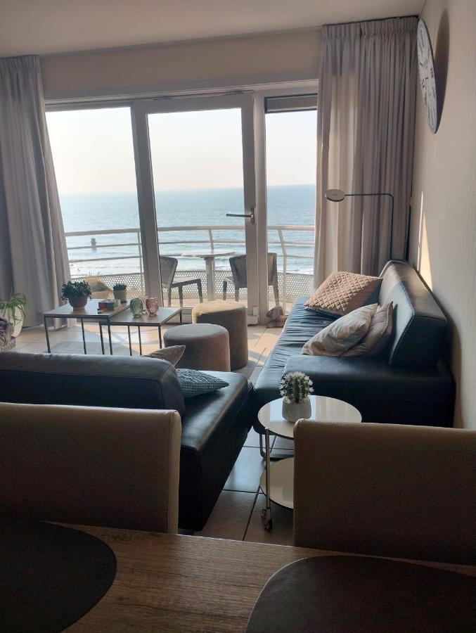 Appartement Met Zeezicht, Zwembad & Garage Oostende Exteriör bild