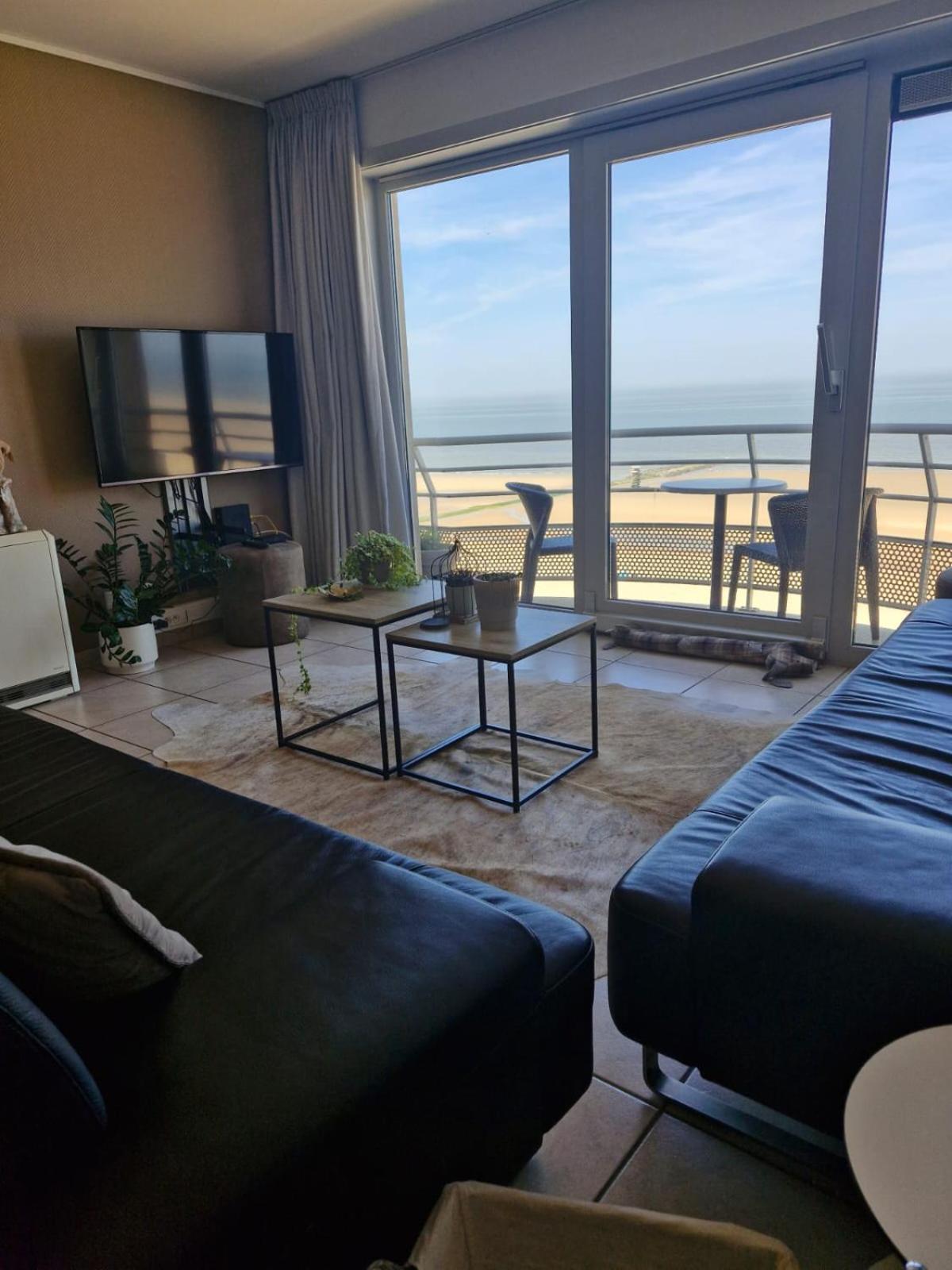 Appartement Met Zeezicht, Zwembad & Garage Oostende Rum bild